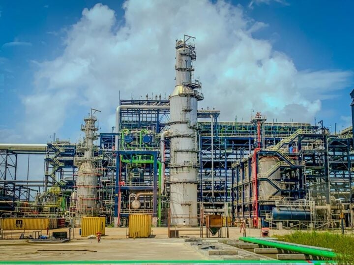 Dangote refinery reduces ex-depot petrol price to N840 per litre