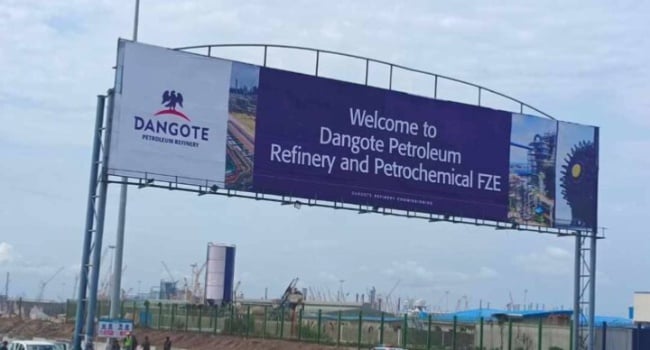 Dangote refinery reduces petrol price to N865/litre for oil marketers